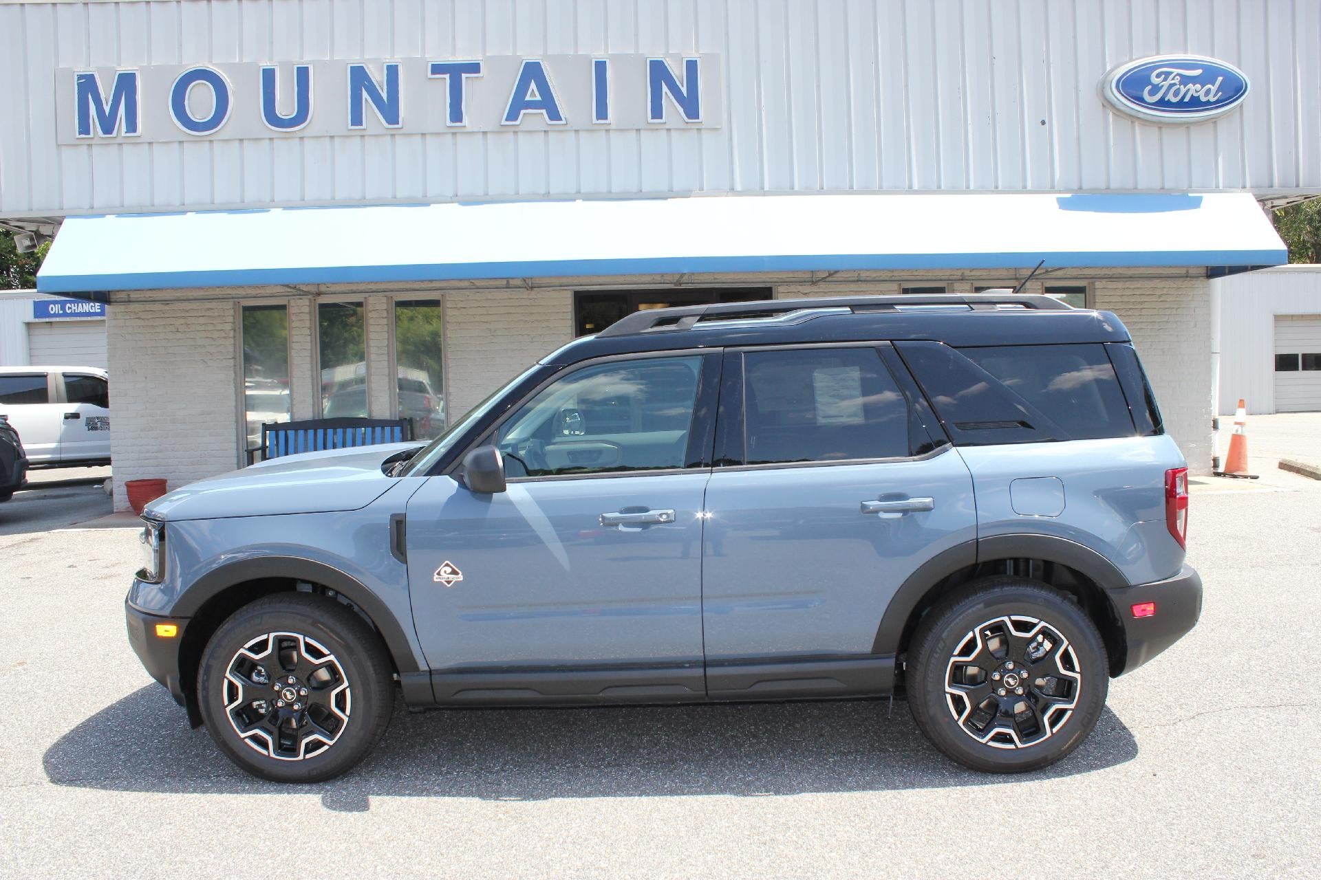 2026 Ford Bronco Sport Outer Banks in Azure Gray Metallic Tri-Coat — front three-quarter view