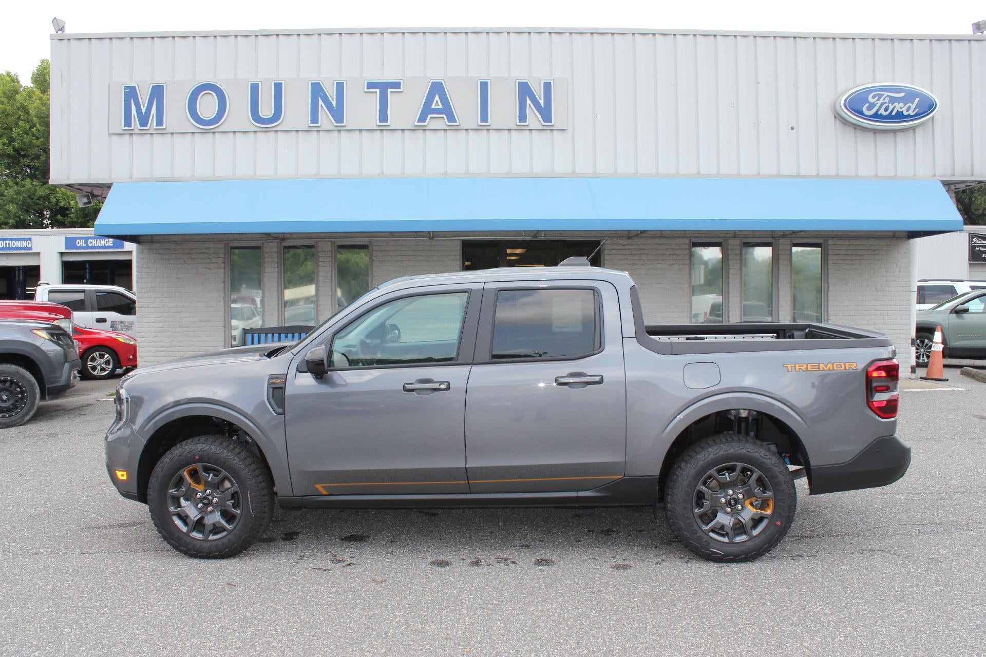 2026 Ford Maverick Tremor in Carbonized Gray Metallic — front three-quarter view