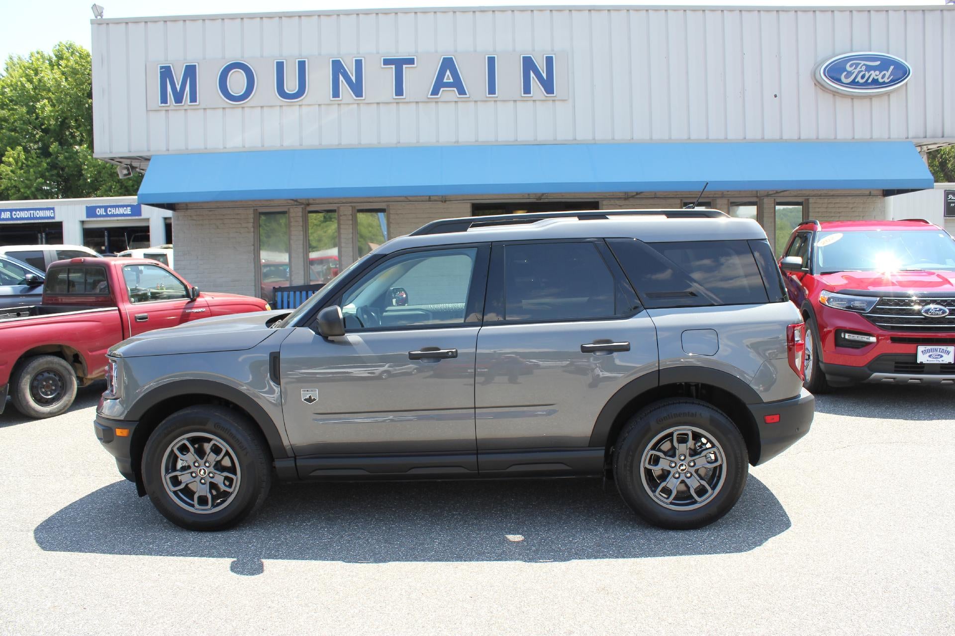 2023 Ford Bronco Sport Big Bend in Carbonized — front three-quarter view